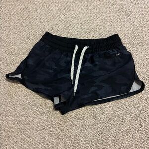 Vuori Xs Black Camo Women's Shorts